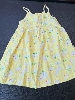 Vintage girls daisy print dress